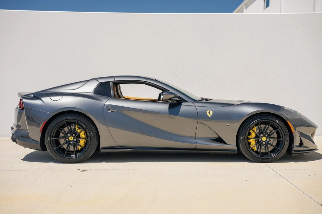 2022 Ferrari 812 GTS - Image 19 of 31