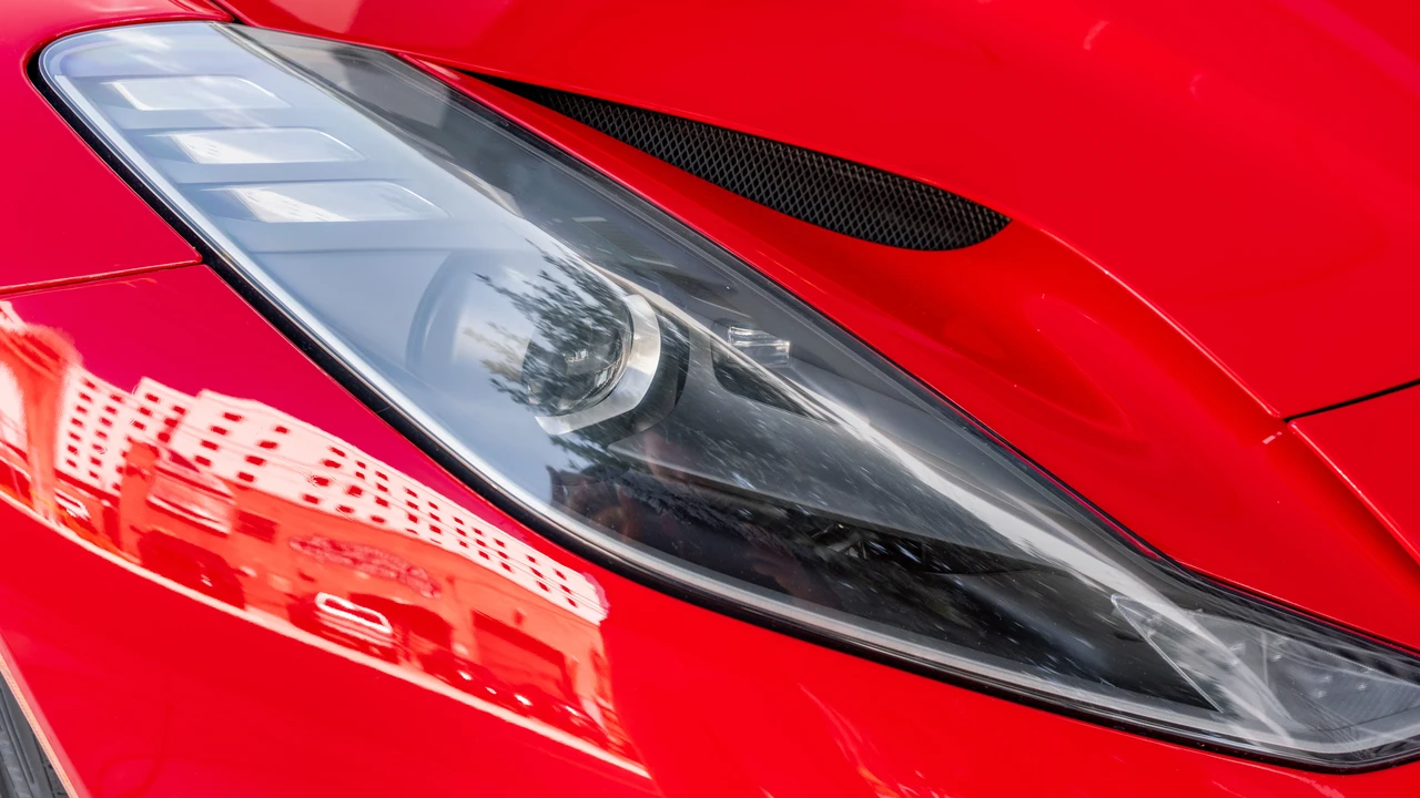 2022 Ferrari 812 GTS - Image 9 of 31