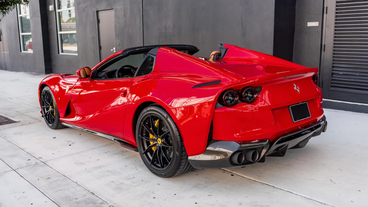 2022 Ferrari 812 GTS - Image 8 of 31