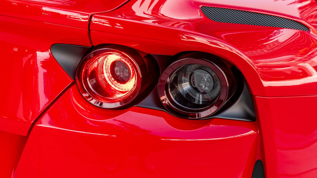 2022 Ferrari 812 GTS - Image 13 of 31
