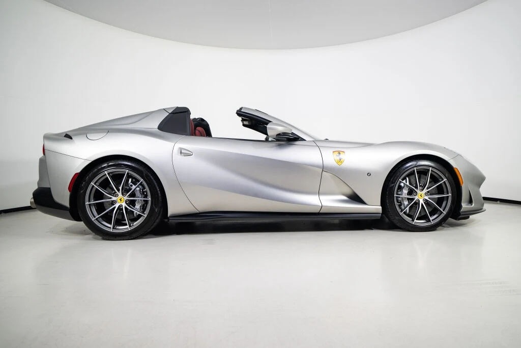 2022 Ferrari 812 GTS - Image 17 of 31