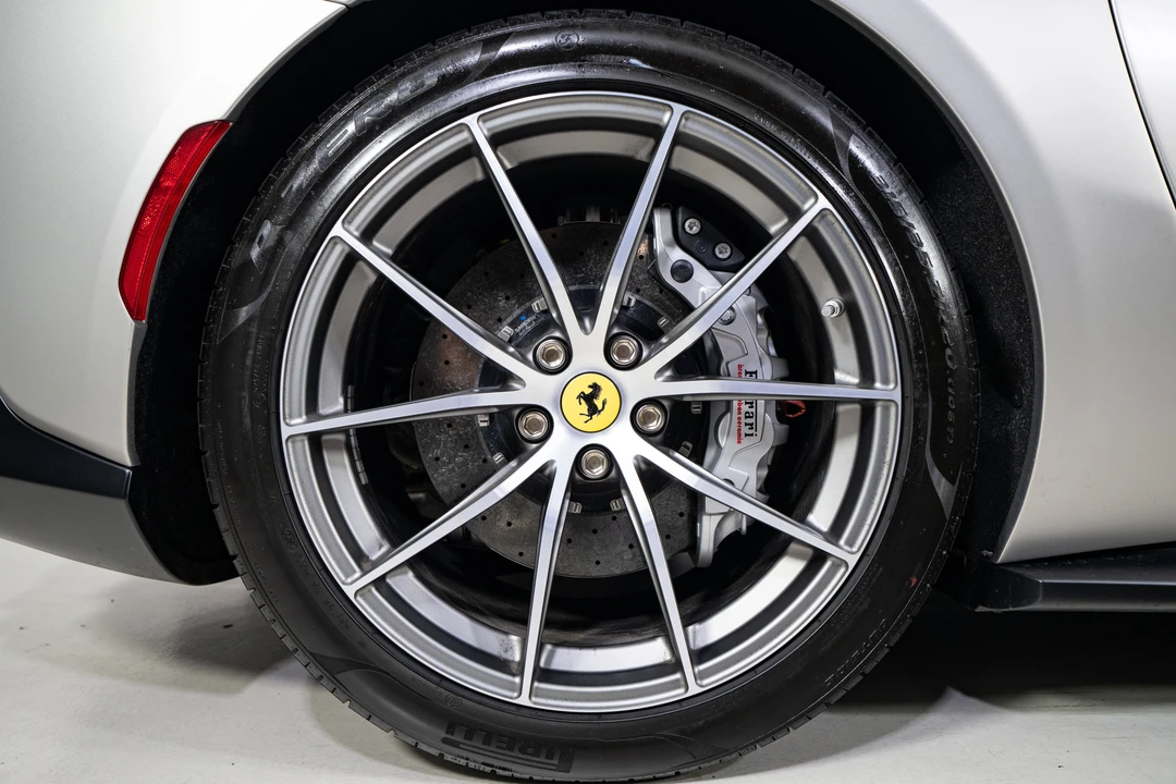 2022 Ferrari 812 GTS - Image 18 of 31
