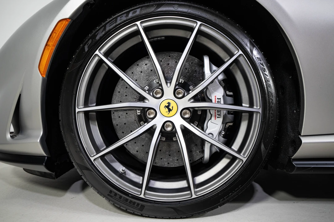 2022 Ferrari 812 GTS - Image 14 of 31