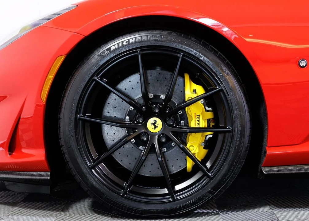 2022 Ferrari 812 GTS - Image 9 of 31