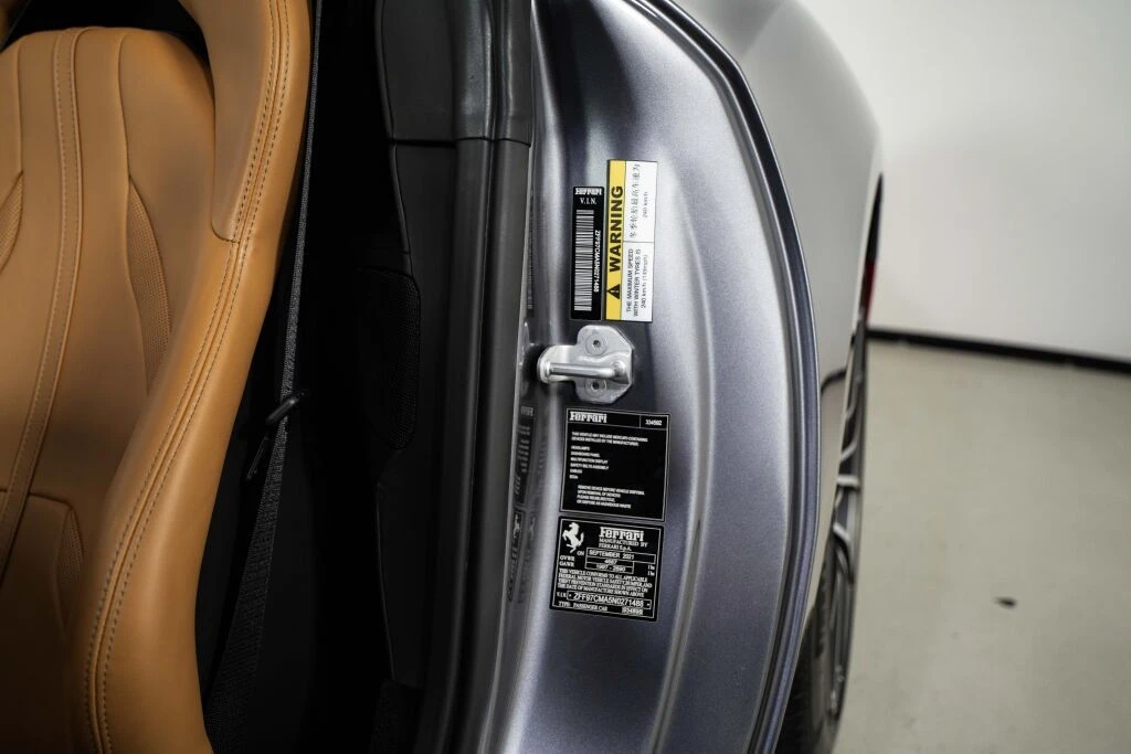 2022 Ferrari 812 GTS - Image 27 of 31
