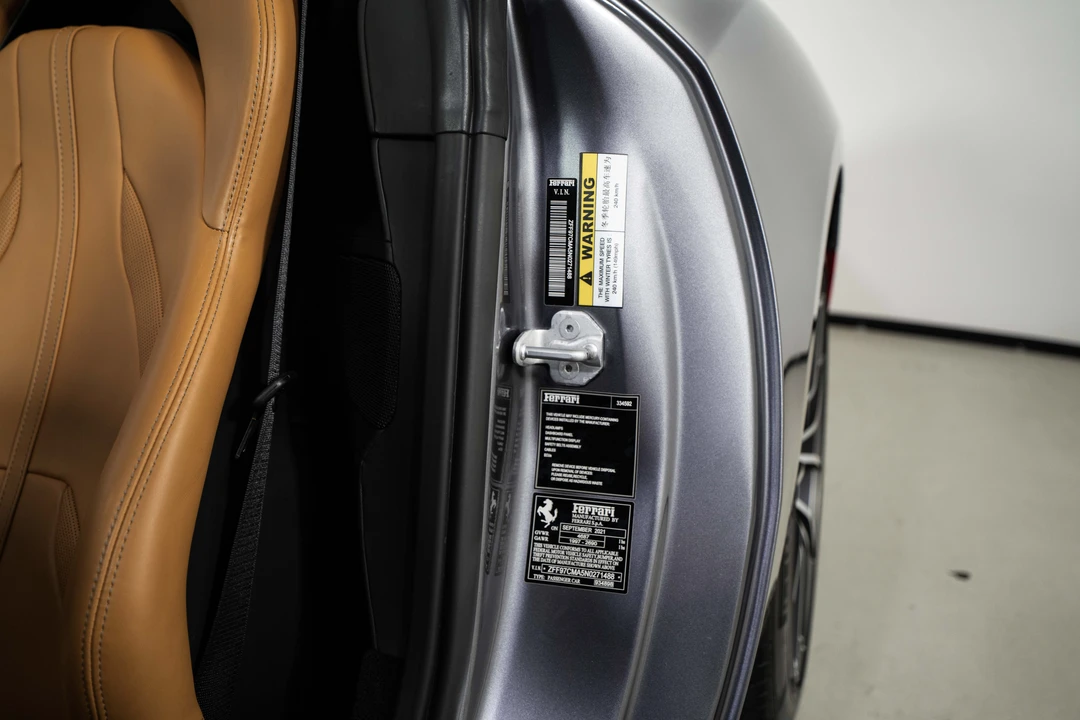 2022 Ferrari 812 GTS - Image 27 of 31