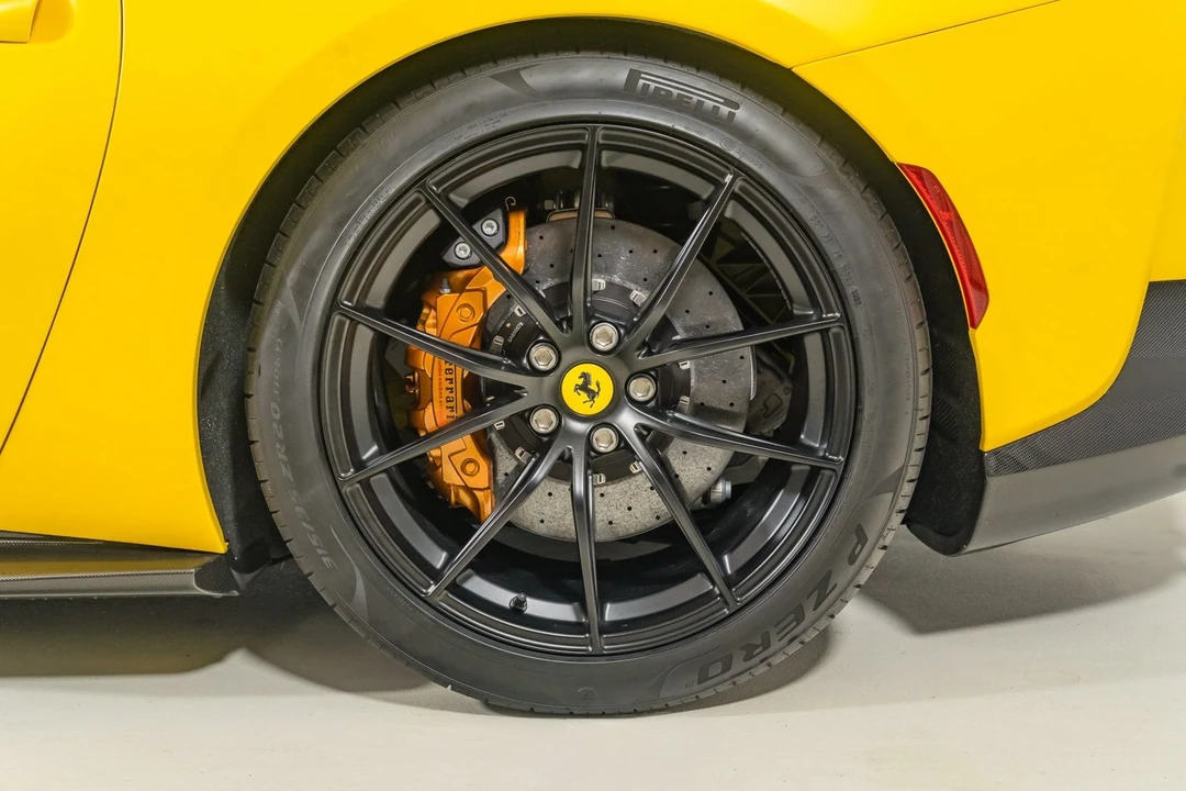 2022 Ferrari 812 GTS - Image 23 of 31