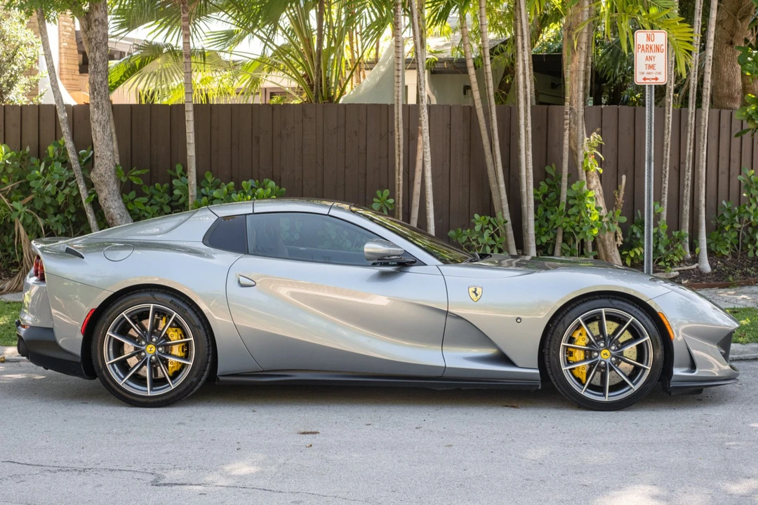 2022 Ferrari 812 GTS - Image 7 of 31