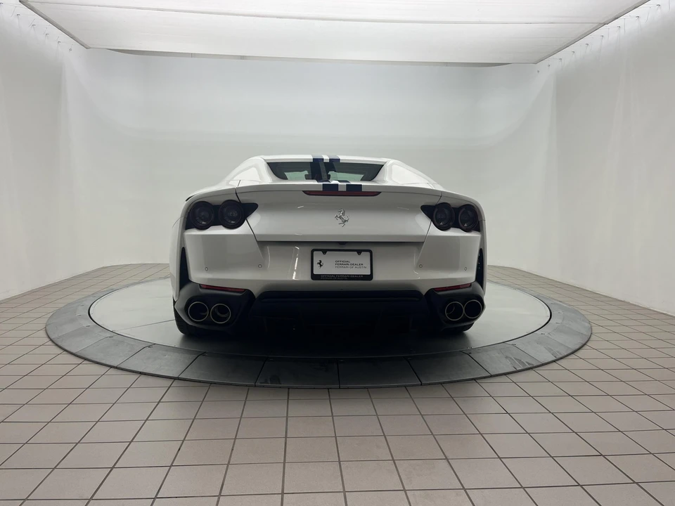 2022 Ferrari 812 GTS - Image 14 of 31