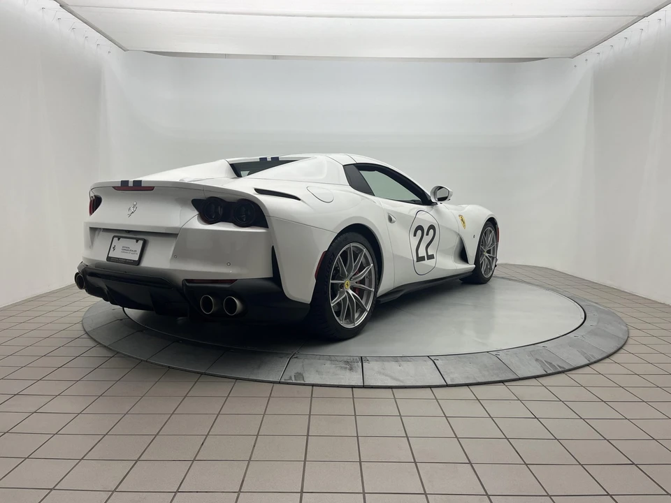 2022 Ferrari 812 GTS - Image 15 of 31