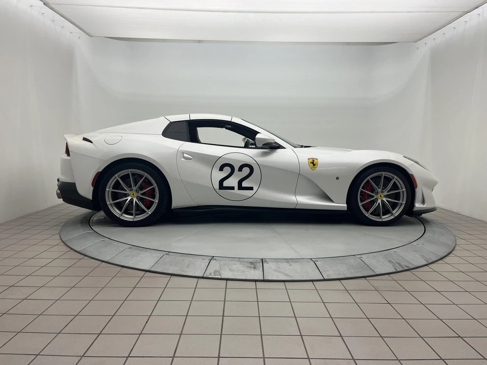 2022 Ferrari 812 GTS - Image 16 of 31