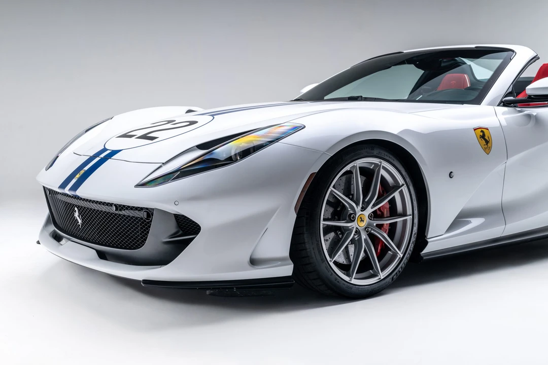 2022 Ferrari 812 GTS - Image 17 of 31