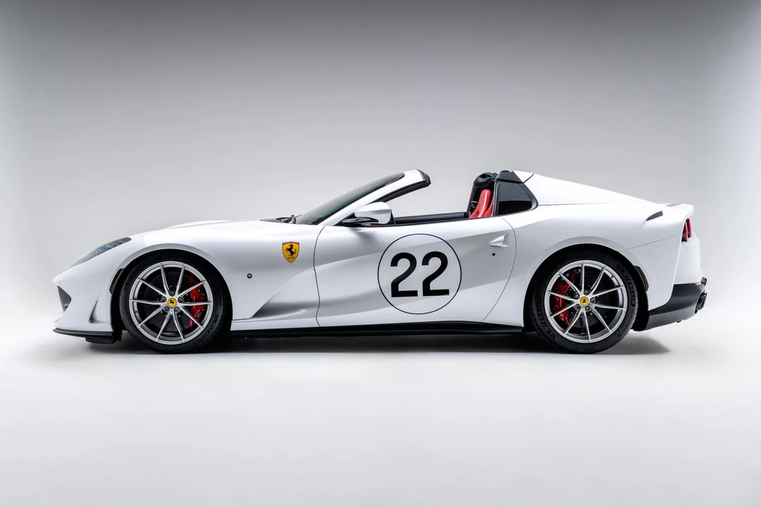 2022 Ferrari 812 GTS - Image 15 of 31