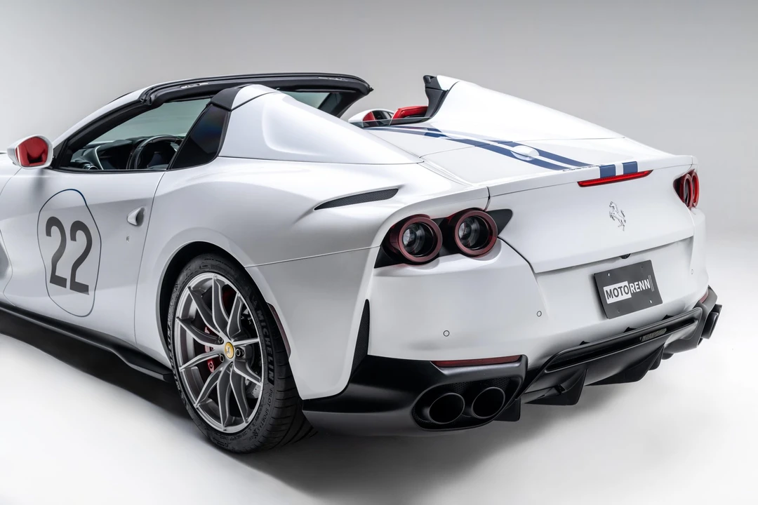 2022 Ferrari 812 GTS - Image 29 of 31