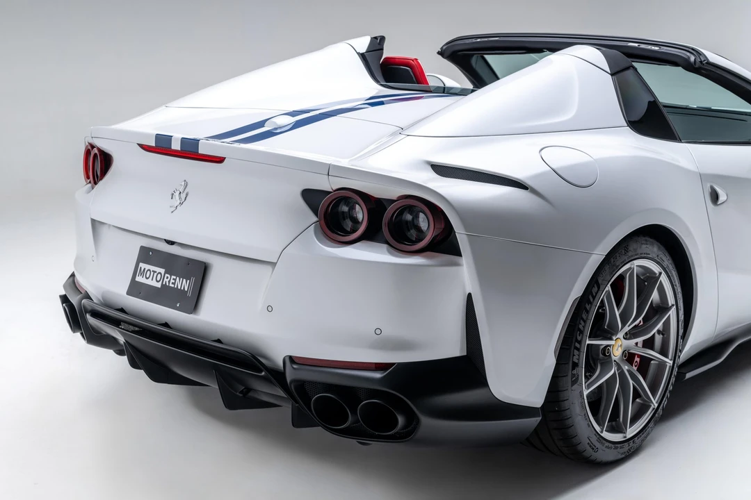 2022 Ferrari 812 GTS - Image 27 of 31