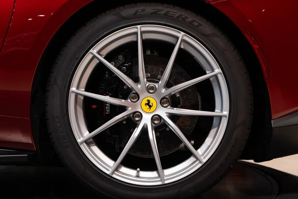 2022 Ferrari 812 GTS - Image 13 of 31