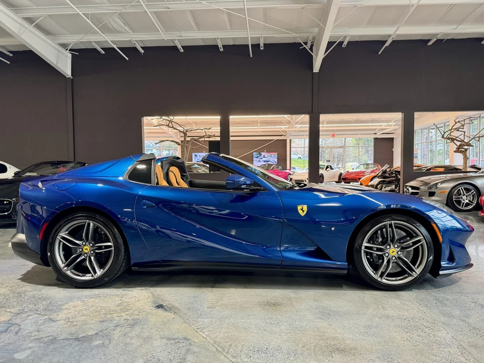 2022 Ferrari 812 GTS - Image 12 of 31