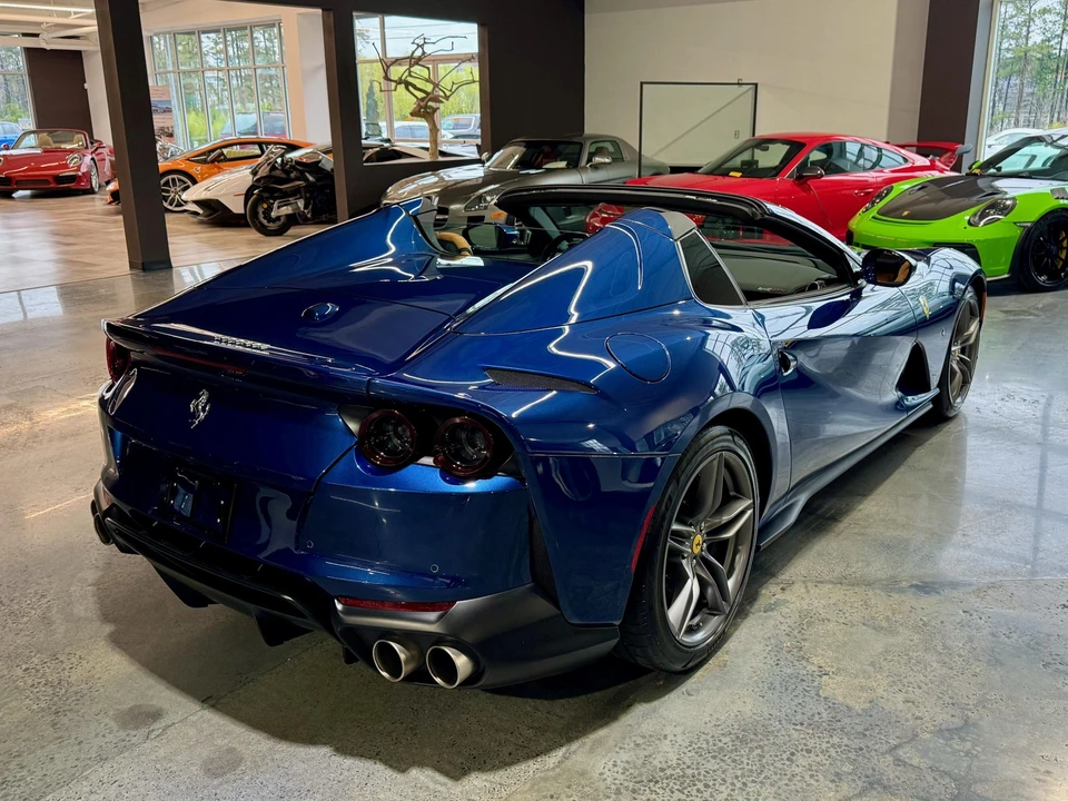 2022 Ferrari 812 GTS - Image 13 of 31