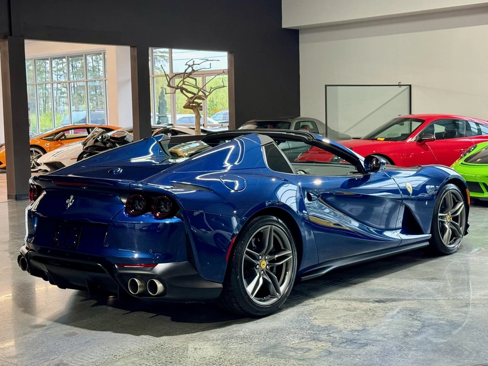 2022 Ferrari 812 GTS - Image 15 of 31
