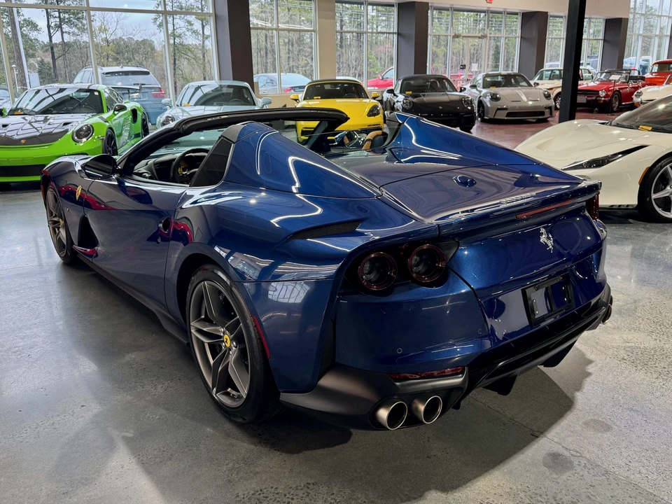 2022 Ferrari 812 GTS - Image 19 of 31