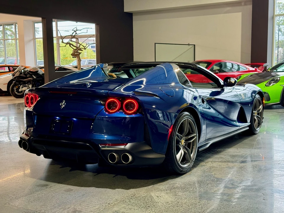 2022 Ferrari 812 GTS - Image 20 of 31