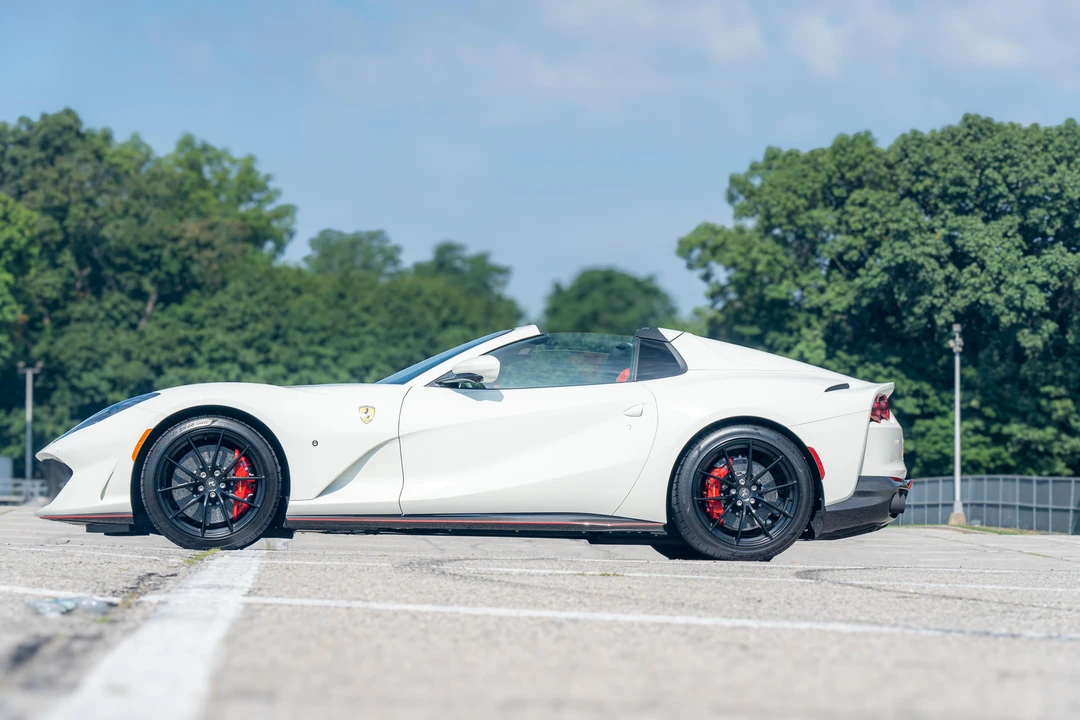 2022 Ferrari 812 GTS - Image 8 of 31