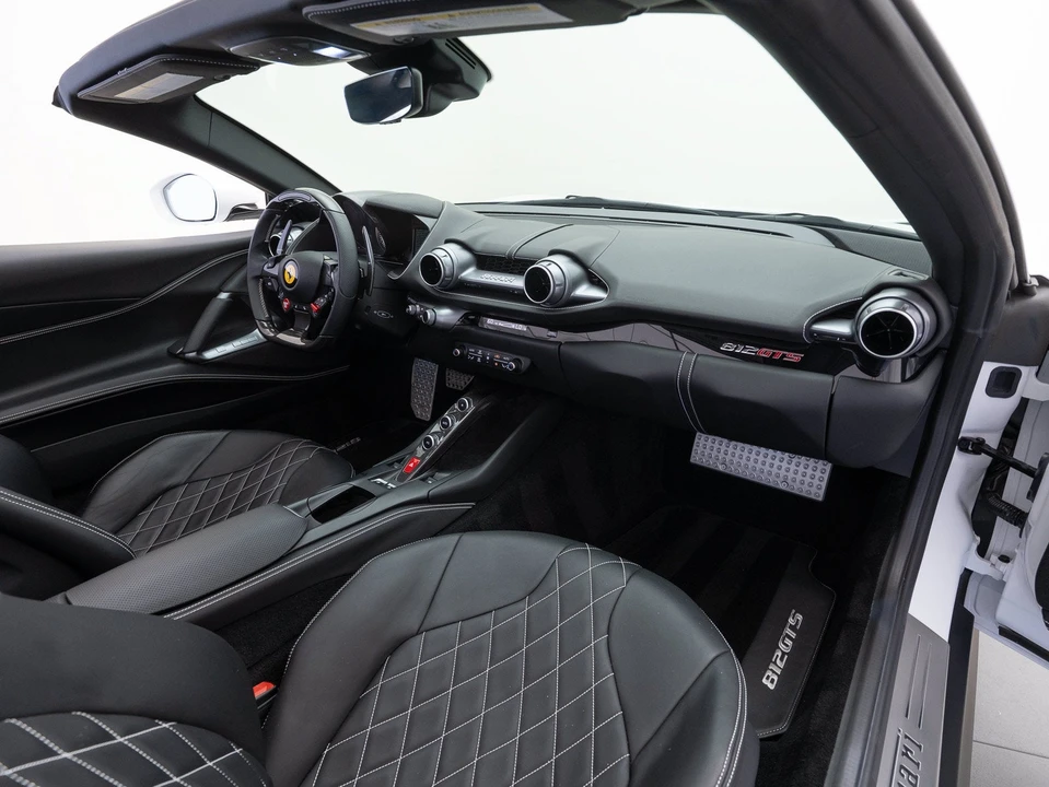 2022 Ferrari 812 GTS - Image 13 of 31