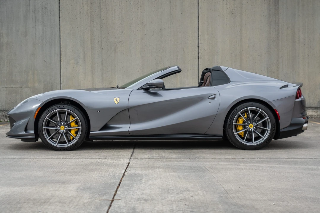 2022 Ferrari 812 GTS - Image 11 of 31