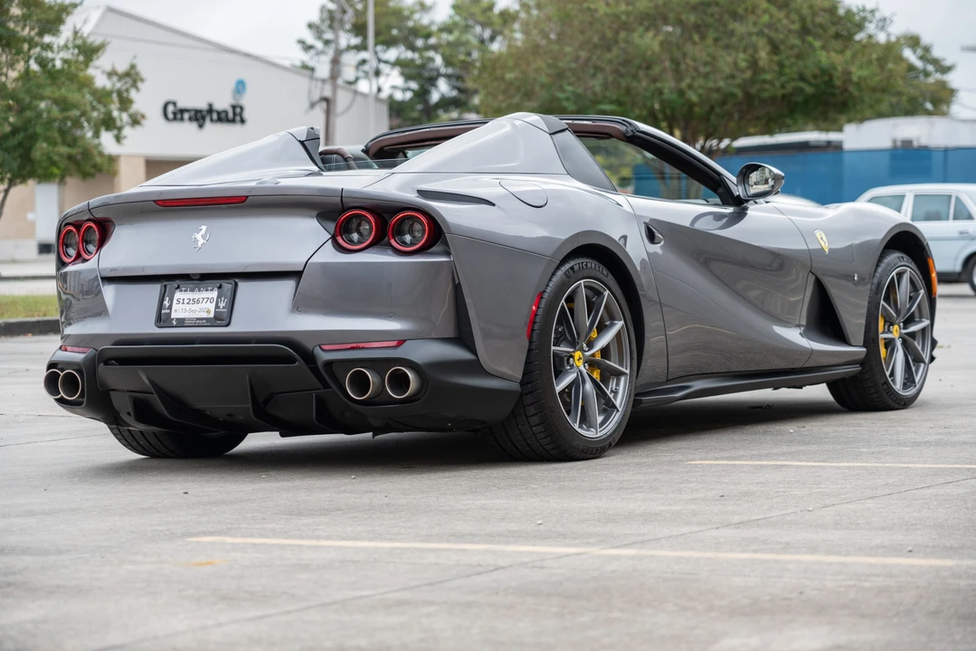 2022 Ferrari 812 GTS - Image 14 of 31