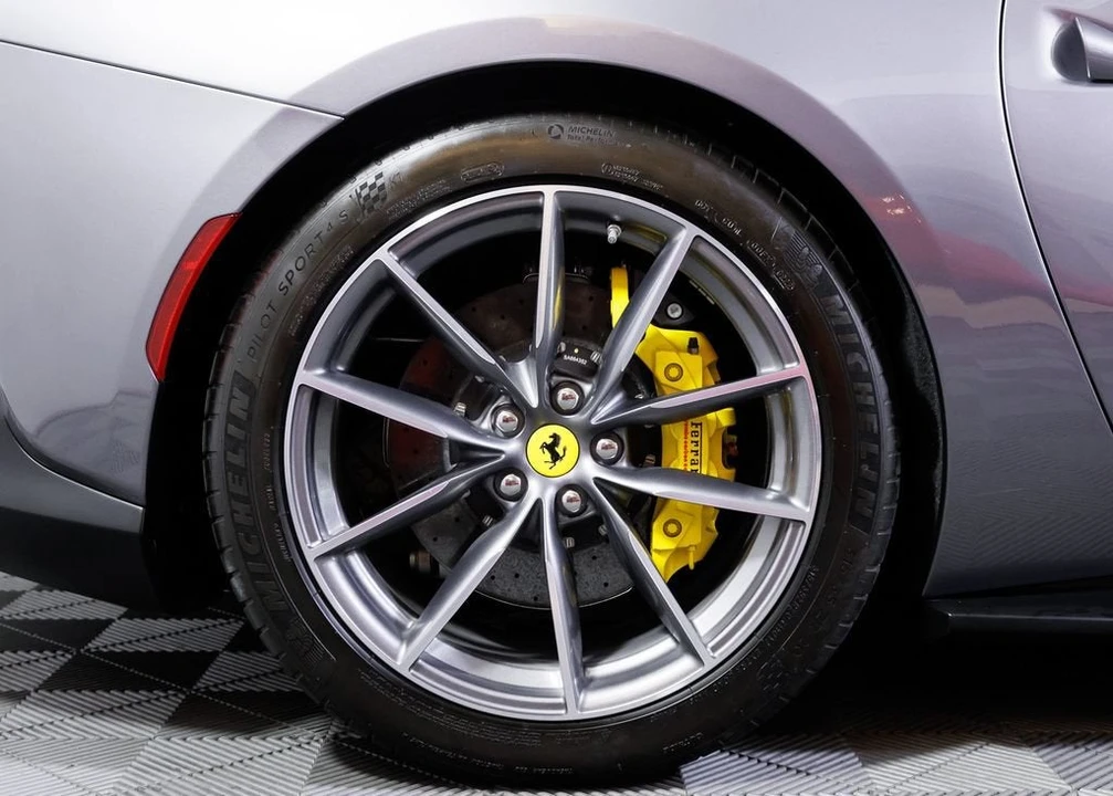 2022 Ferrari 812 GTS - Image 12 of 31