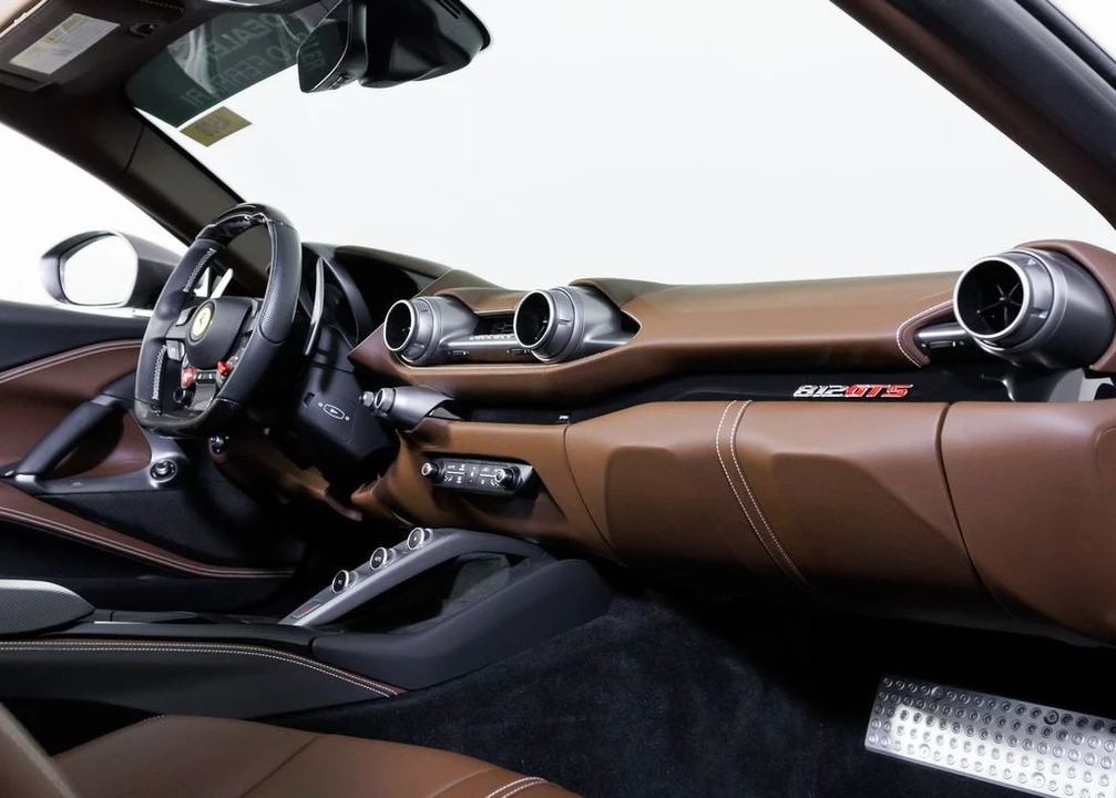 2022 Ferrari 812 GTS - Image 25 of 31