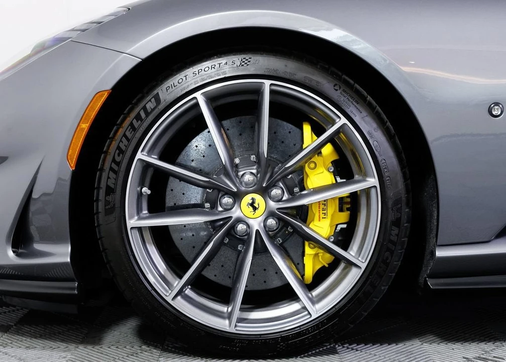 2022 Ferrari 812 GTS - Image 9 of 31