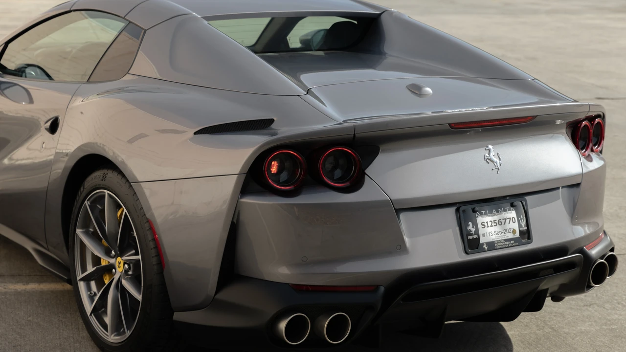 2022 Ferrari 812 GTS - Image 21 of 31