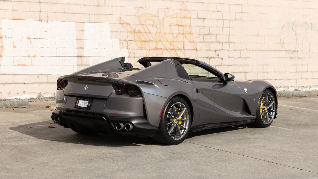 2022 Ferrari 812 GTS - Image 14 of 31