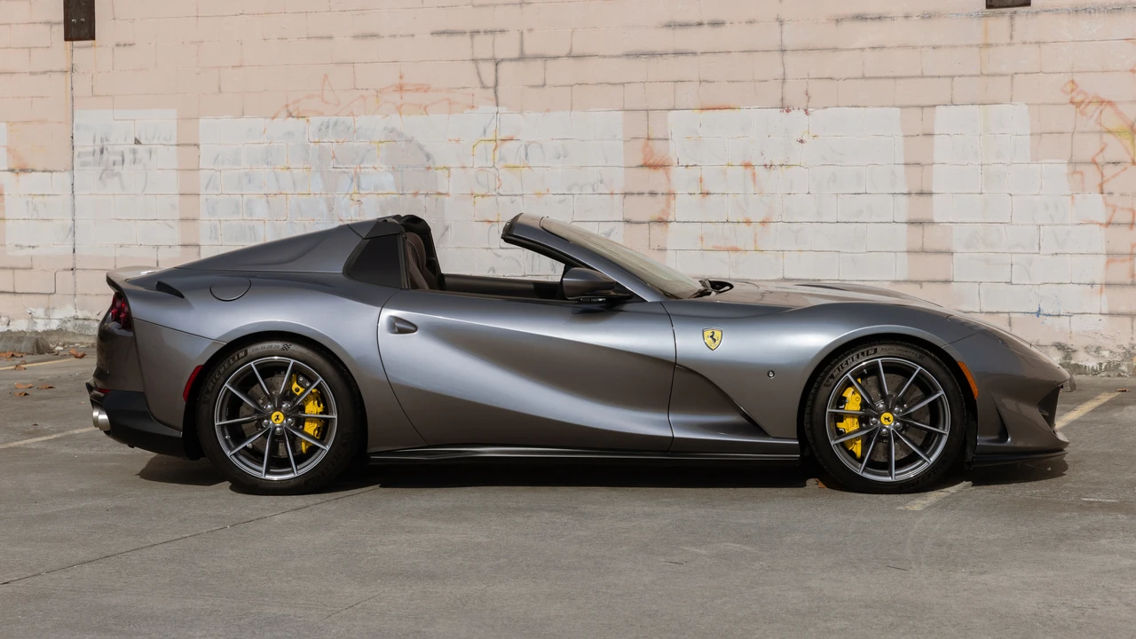 2022 Ferrari 812 GTS - Image 13 of 31