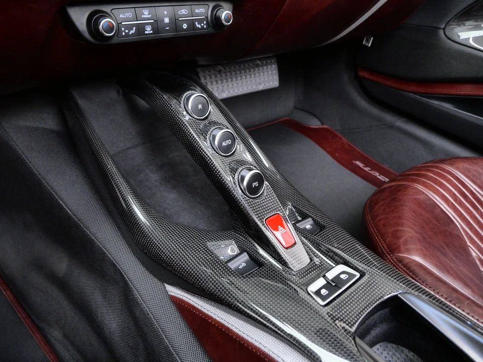 2022 Ferrari 812 GTS - Image 25 of 31