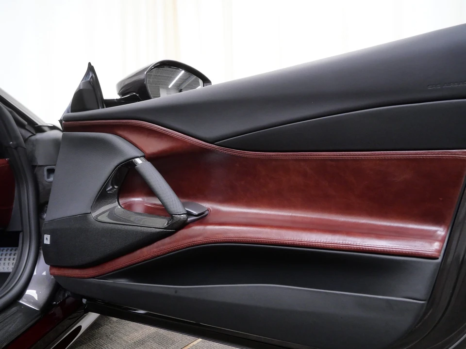 2022 Ferrari 812 GTS - Image 15 of 31