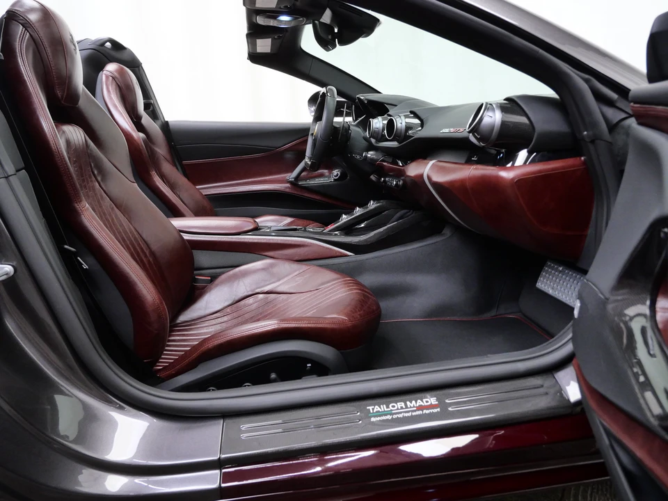 2022 Ferrari 812 GTS - Image 16 of 31