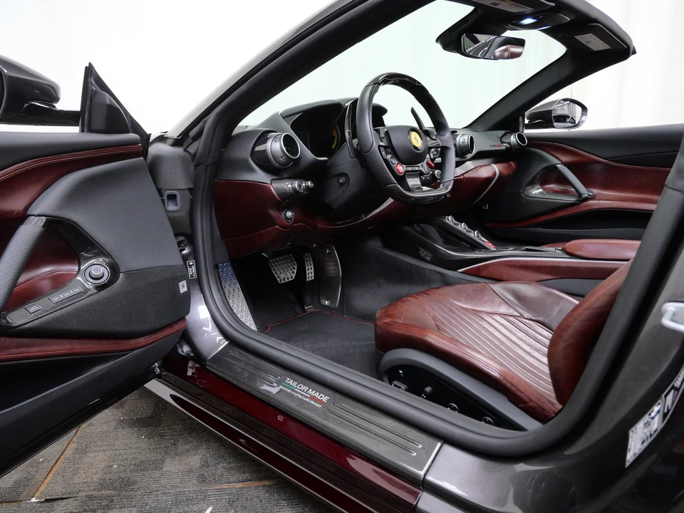 2022 Ferrari 812 GTS - Image 19 of 31