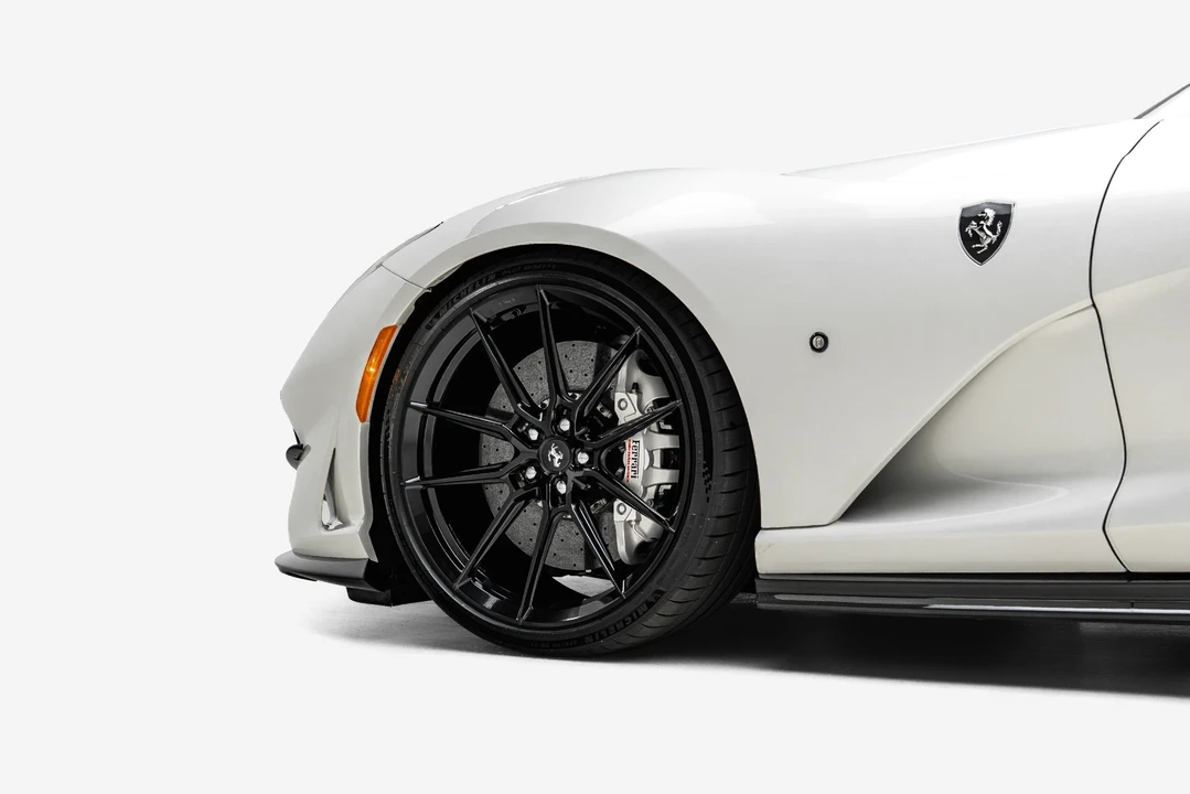 2022 Ferrari 812 GTS - Image 19 of 31