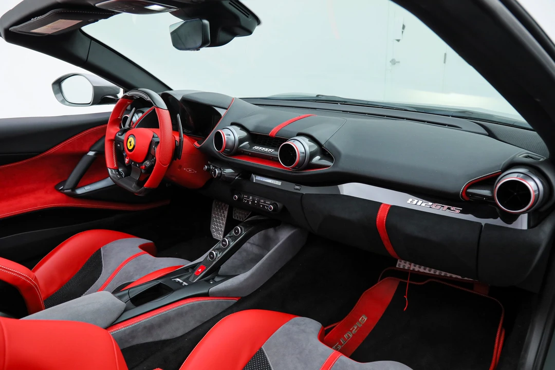 2022 Ferrari 812 GTS - Image 27 of 31