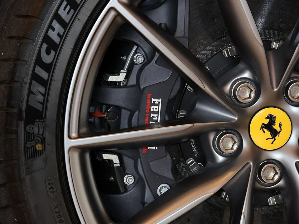 2022 Ferrari 812 GTS - Image 21 of 31