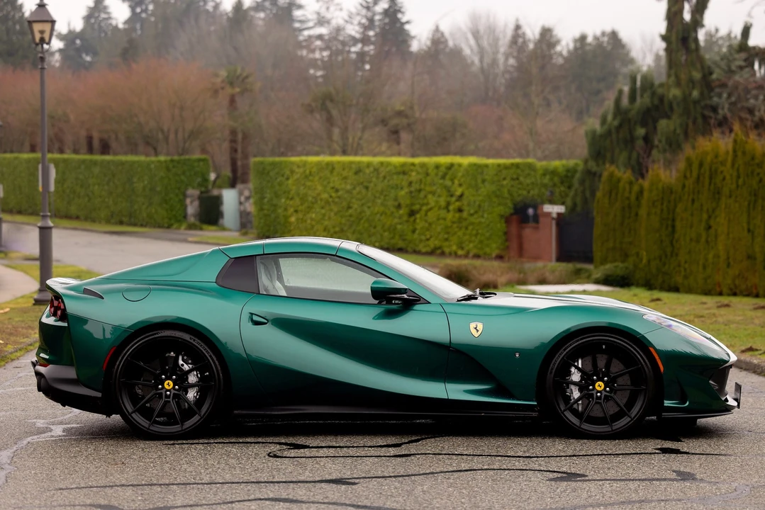 2022 Ferrari 812 GTS - Image 27 of 31
