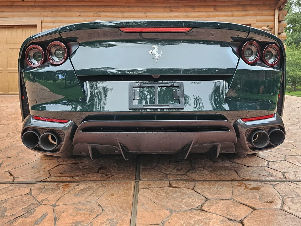 2022 Ferrari 812 GTS - Image 14 of 31