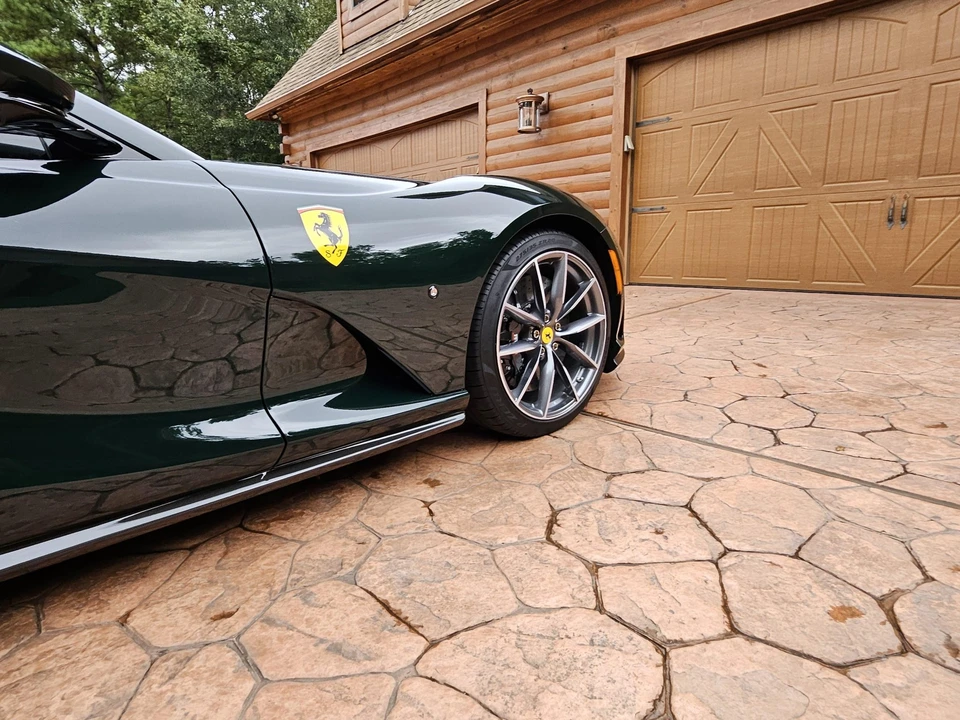 2022 Ferrari 812 GTS - Image 28 of 31