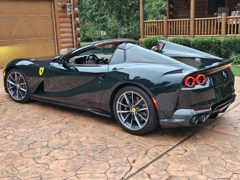 2022 Ferrari 812 GTS - Image 16 of 31