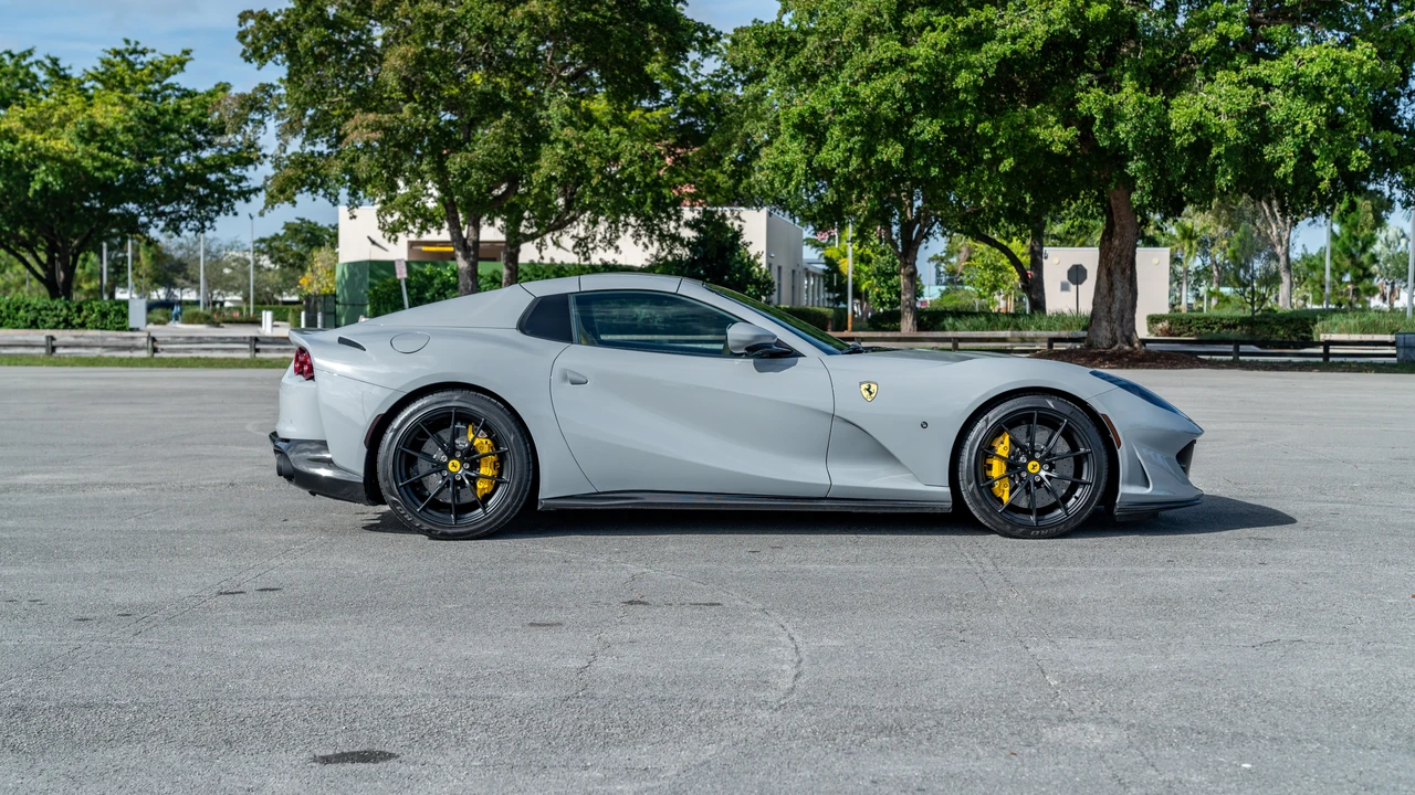 2022 Ferrari 812 GTS - Image 13 of 31