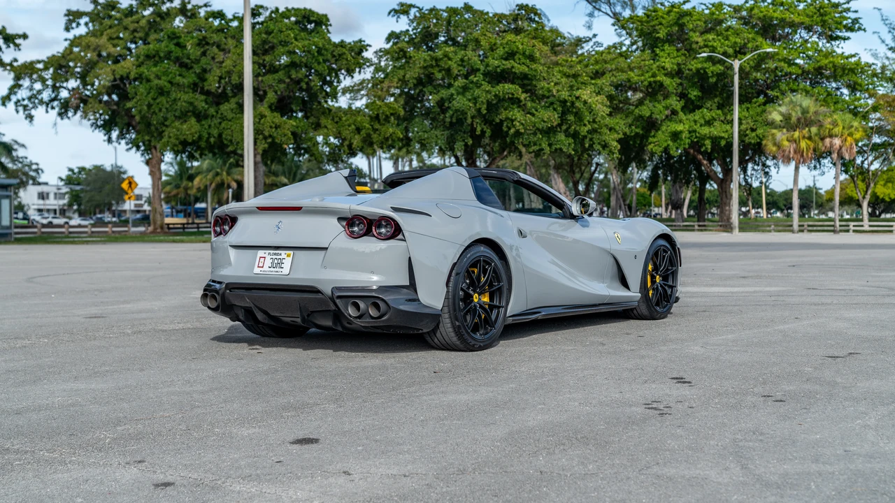 2022 Ferrari 812 GTS - Image 6 of 31