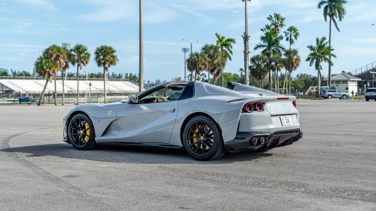 2022 Ferrari 812 GTS - Image 8 of 31