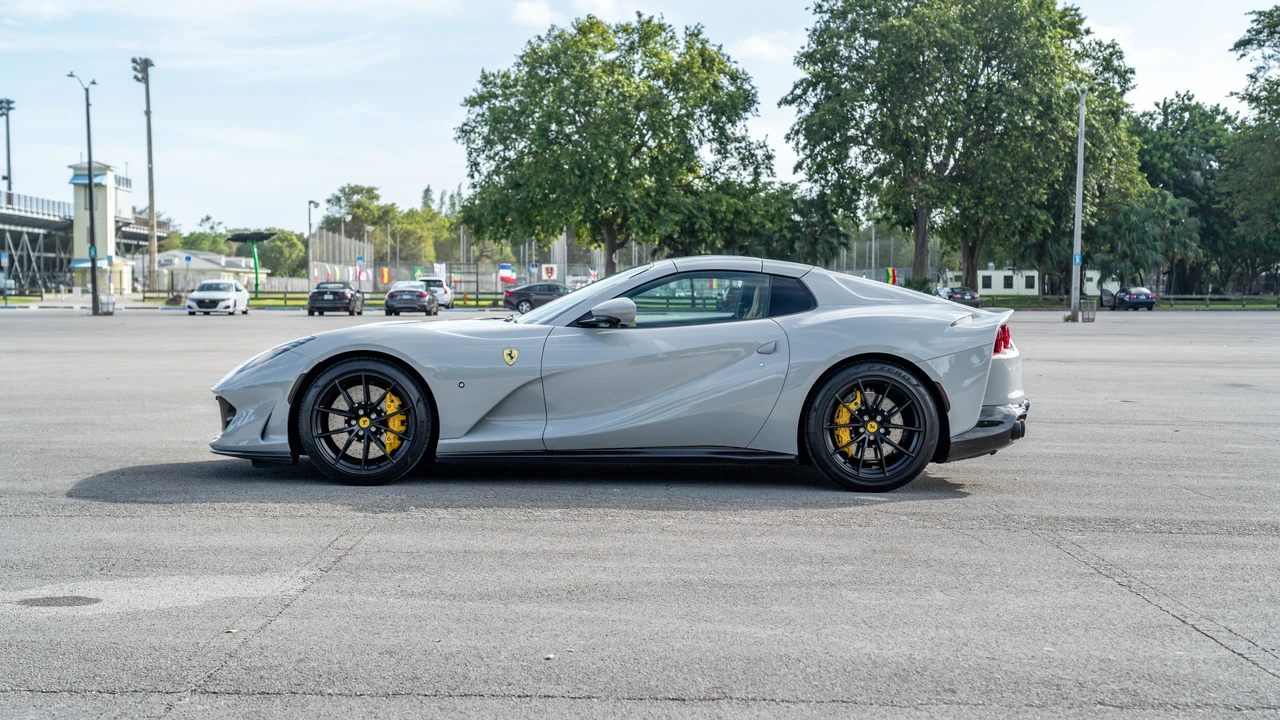 2022 Ferrari 812 GTS - Image 17 of 31